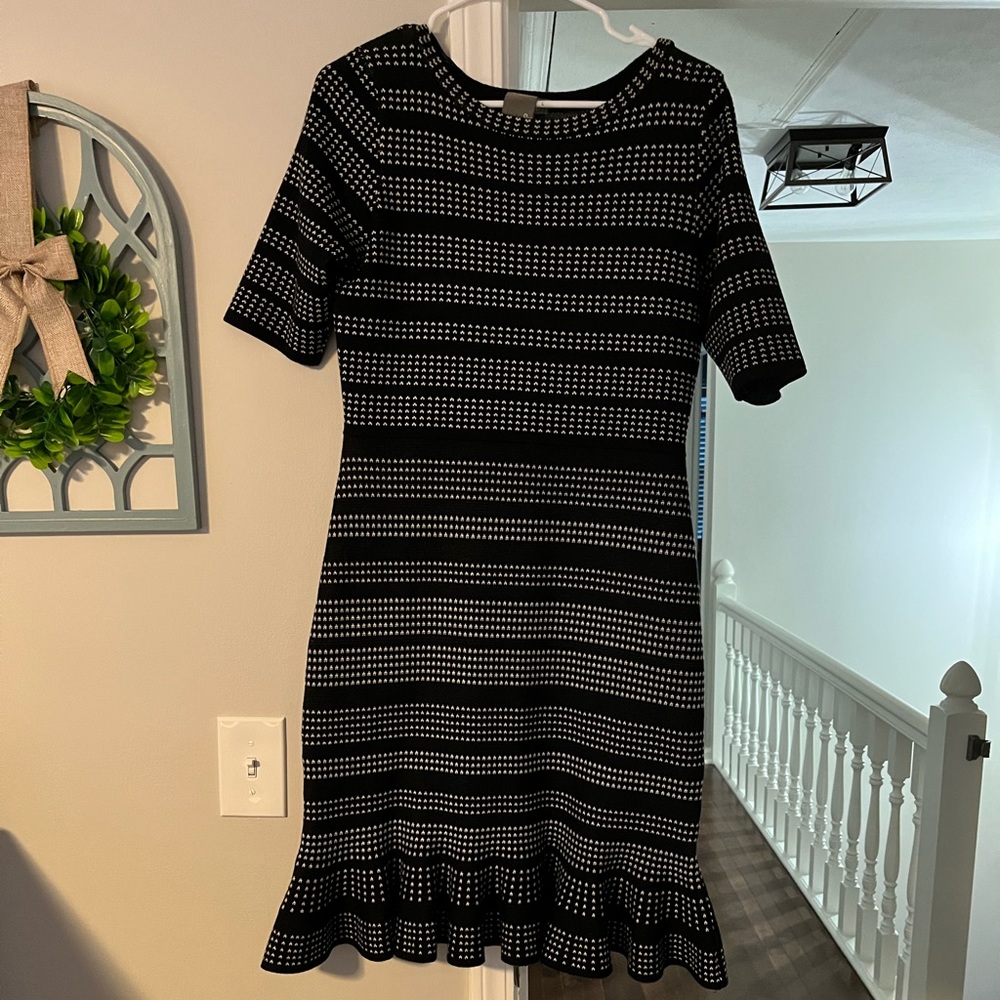 Taylor Black and Beige Sweater Dress